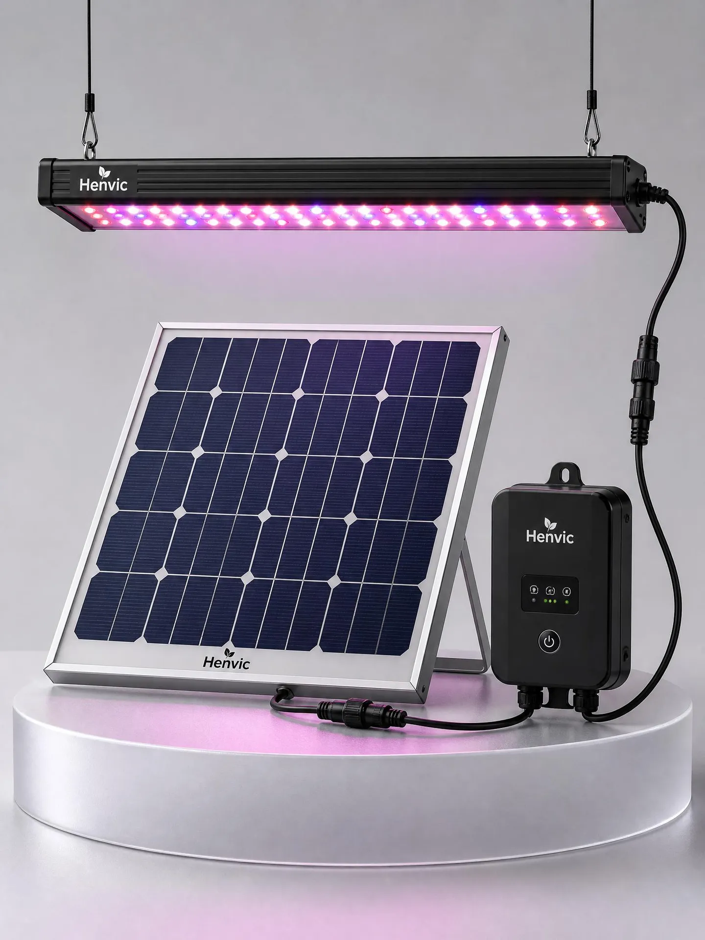 LED-Pflanzenlampe der Serie HVC-CL montiert am Anzuchtregal